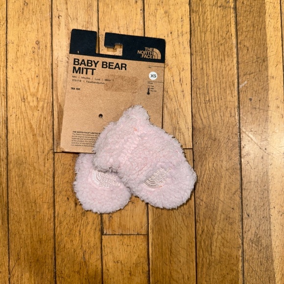 NWT Baby Girl’s The North Face fleece mitt - Picture 1 of 3